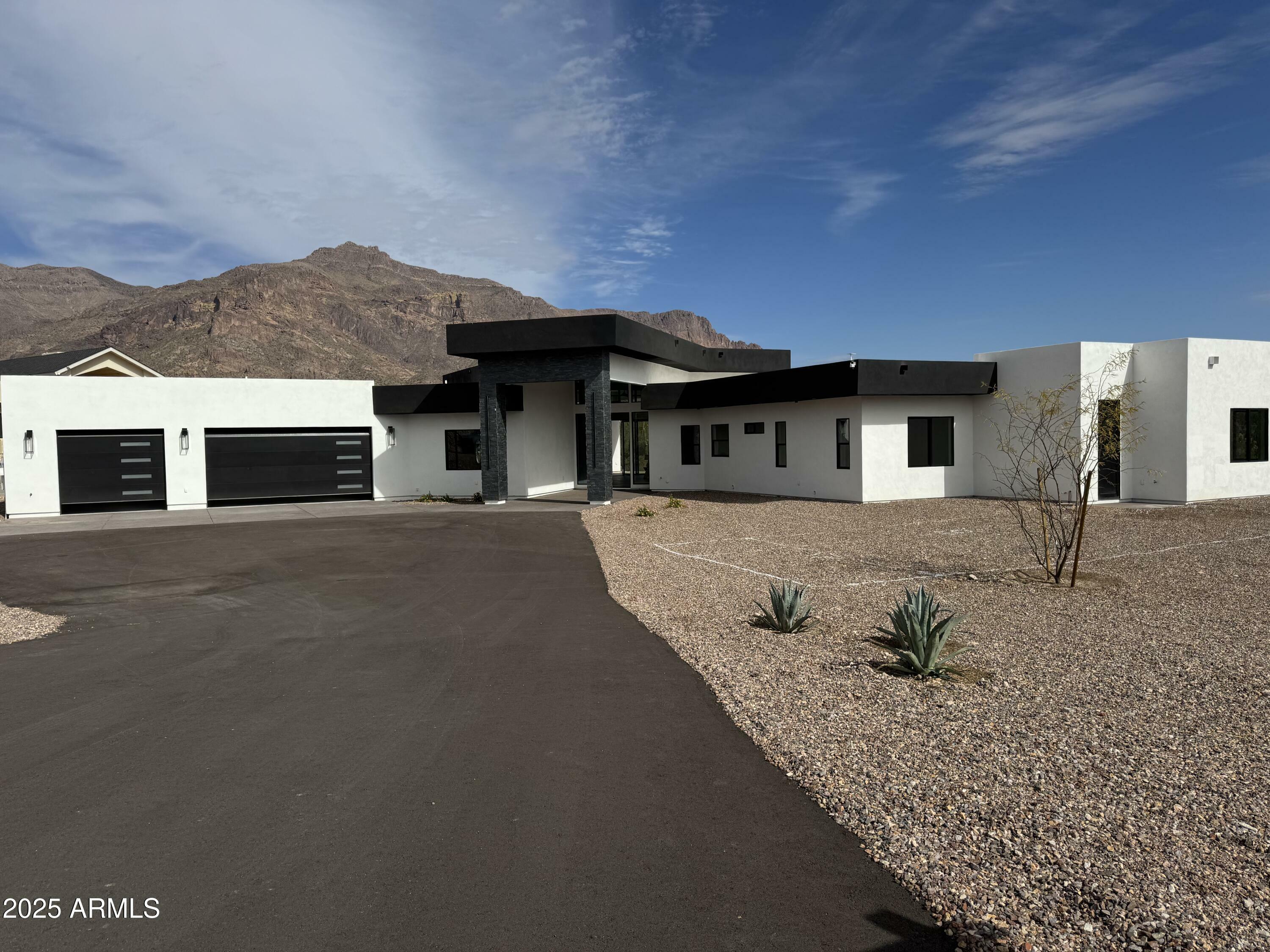Property Photo: 3525 S Kings Ranch Court 4 AZ 85118