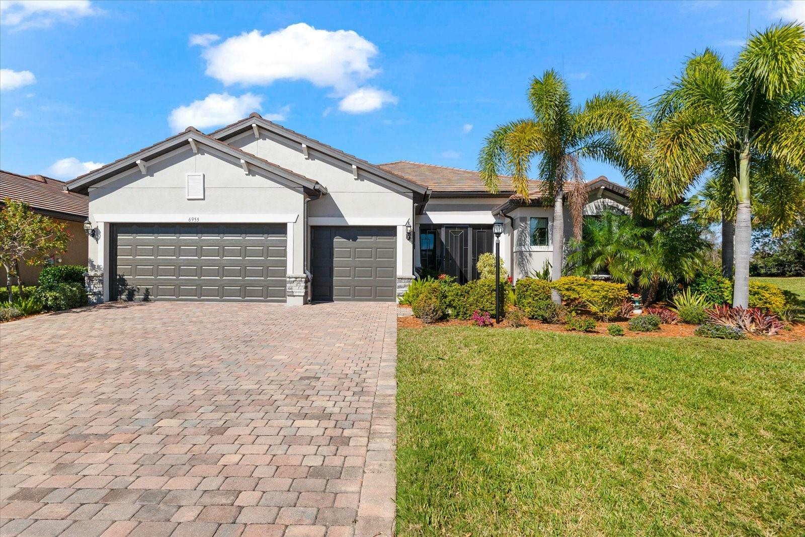 Property Photo:  6955 Gosport Cove  FL 34202 