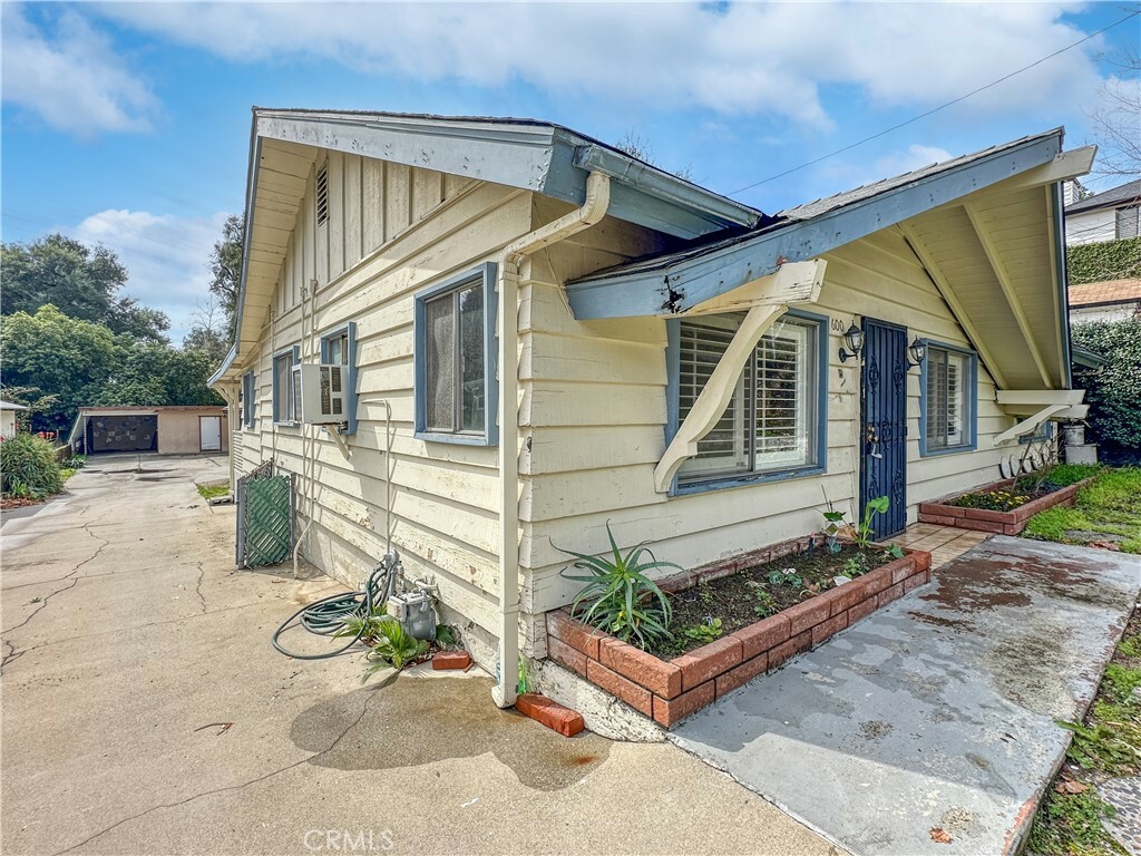 Property Photo:  600 E Sierra Madre Boulevard  CA 91024 