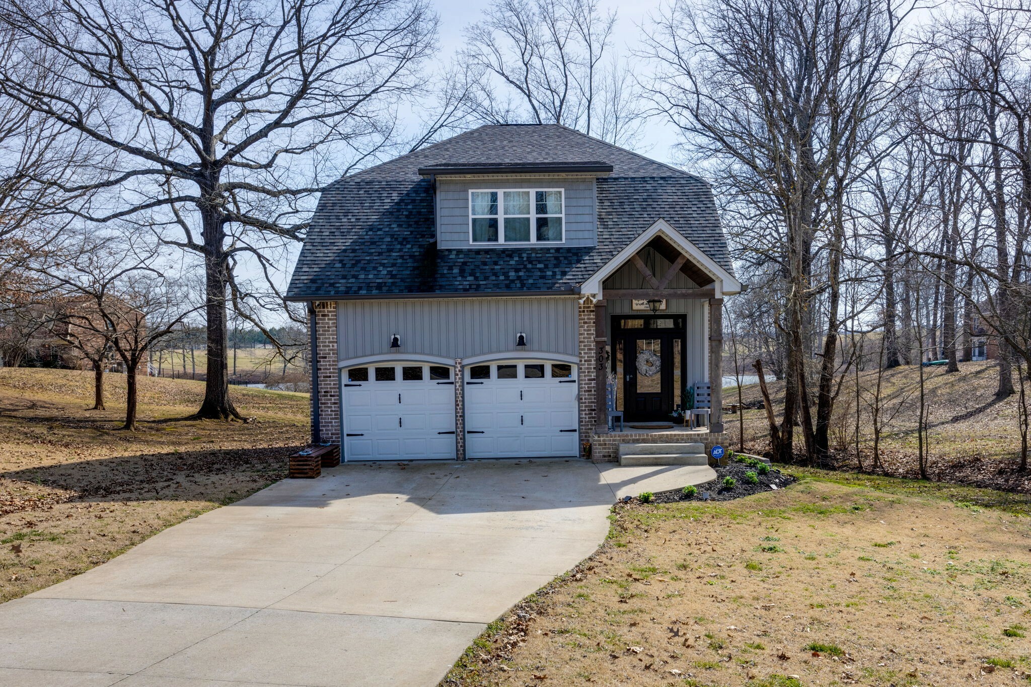 Property Photo:  303 Willow Lake Dr  TN 37148 