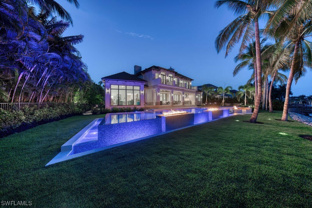Property Photo:  1365 Spyglass Lane  FL 34102 