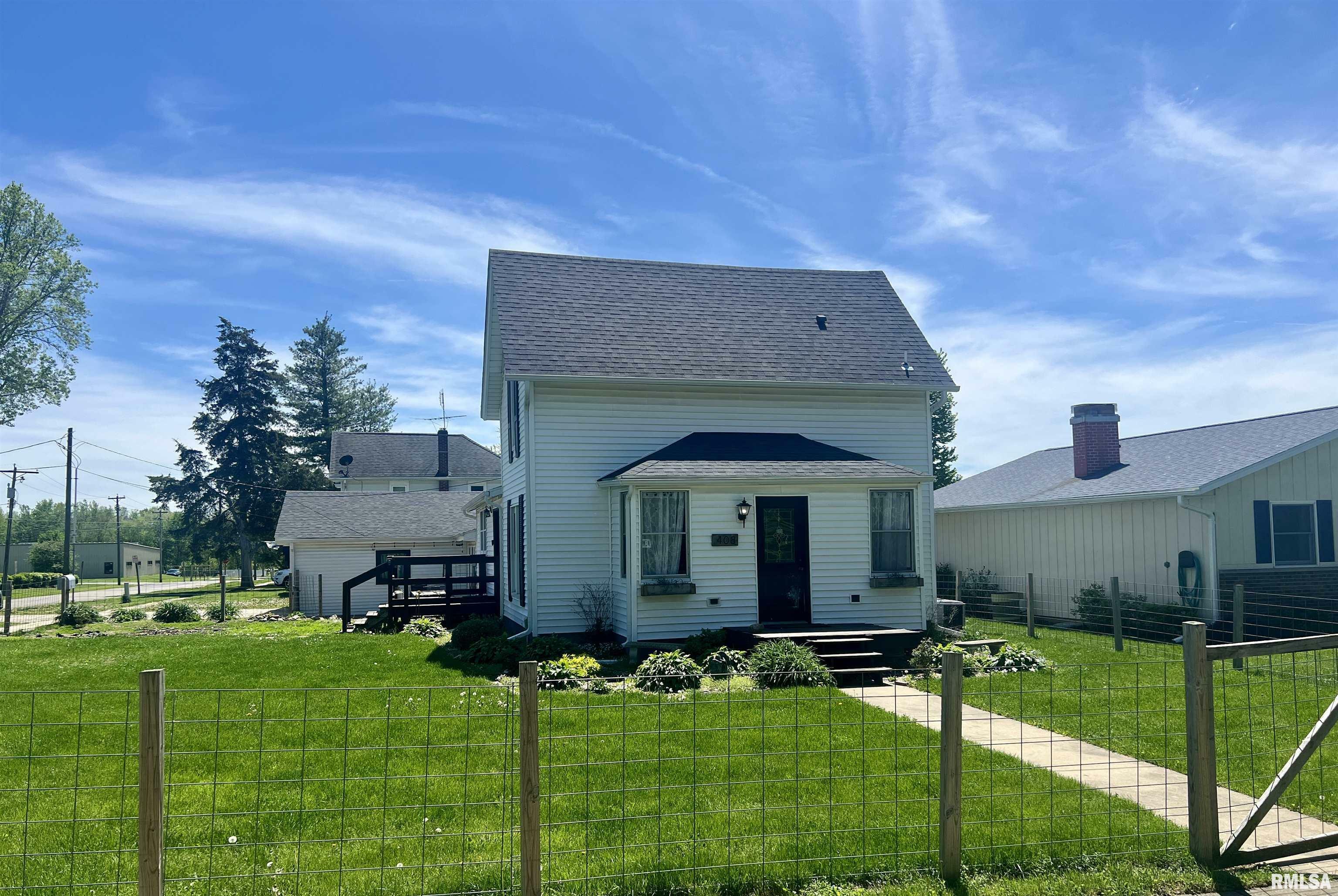 Property Photo:  408 E Newman Street  IL 61448 