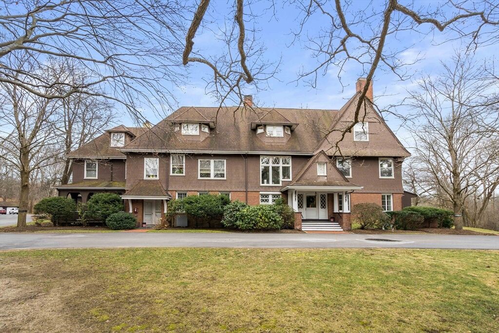 Property Photo: 175 Milton St 5 MA 02186