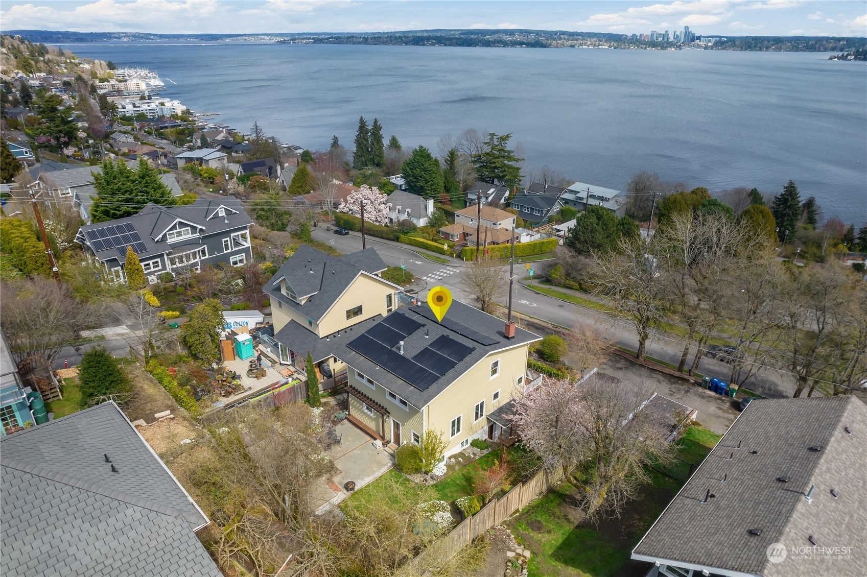 Property Photo:  1355 Lake Washington Boulevard S  WA 98144 