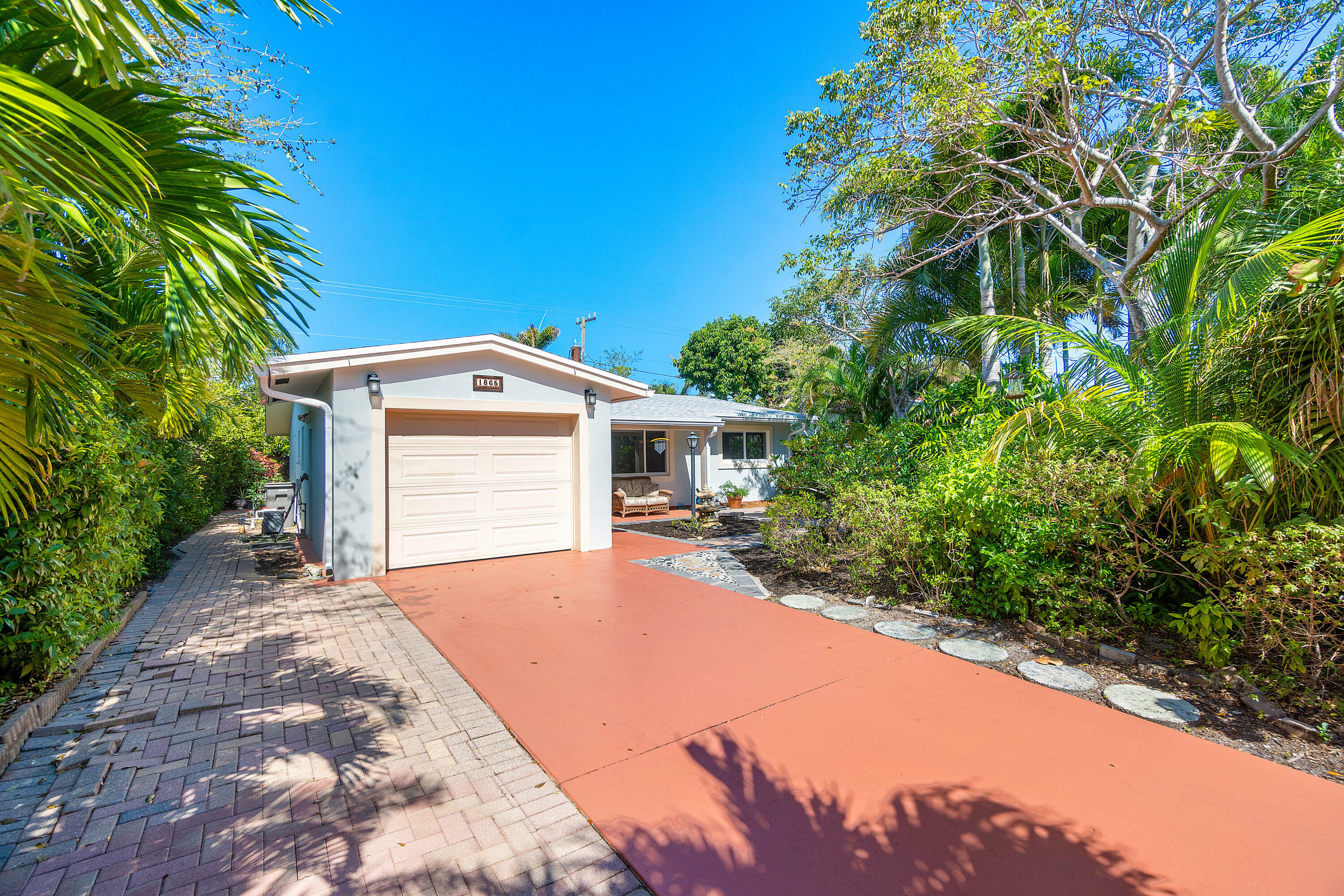 Property Photo: 1865 Pleasant Drive FL 33408