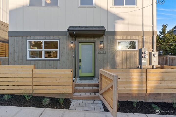 Property Photo:  2703 NE 54th Street  WA 98105 