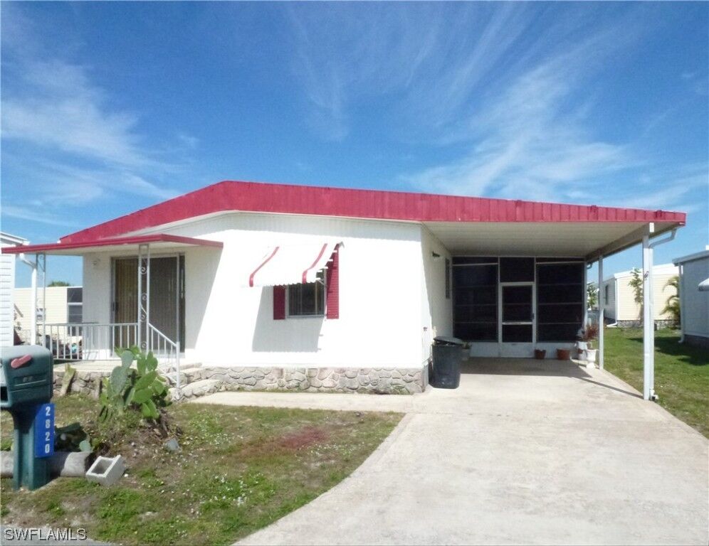 Property Photo:  2820 Breezewood Drive  FL 33917 