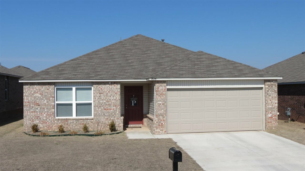 Property Photo: 1828 E Brooke Avenue OK 74075