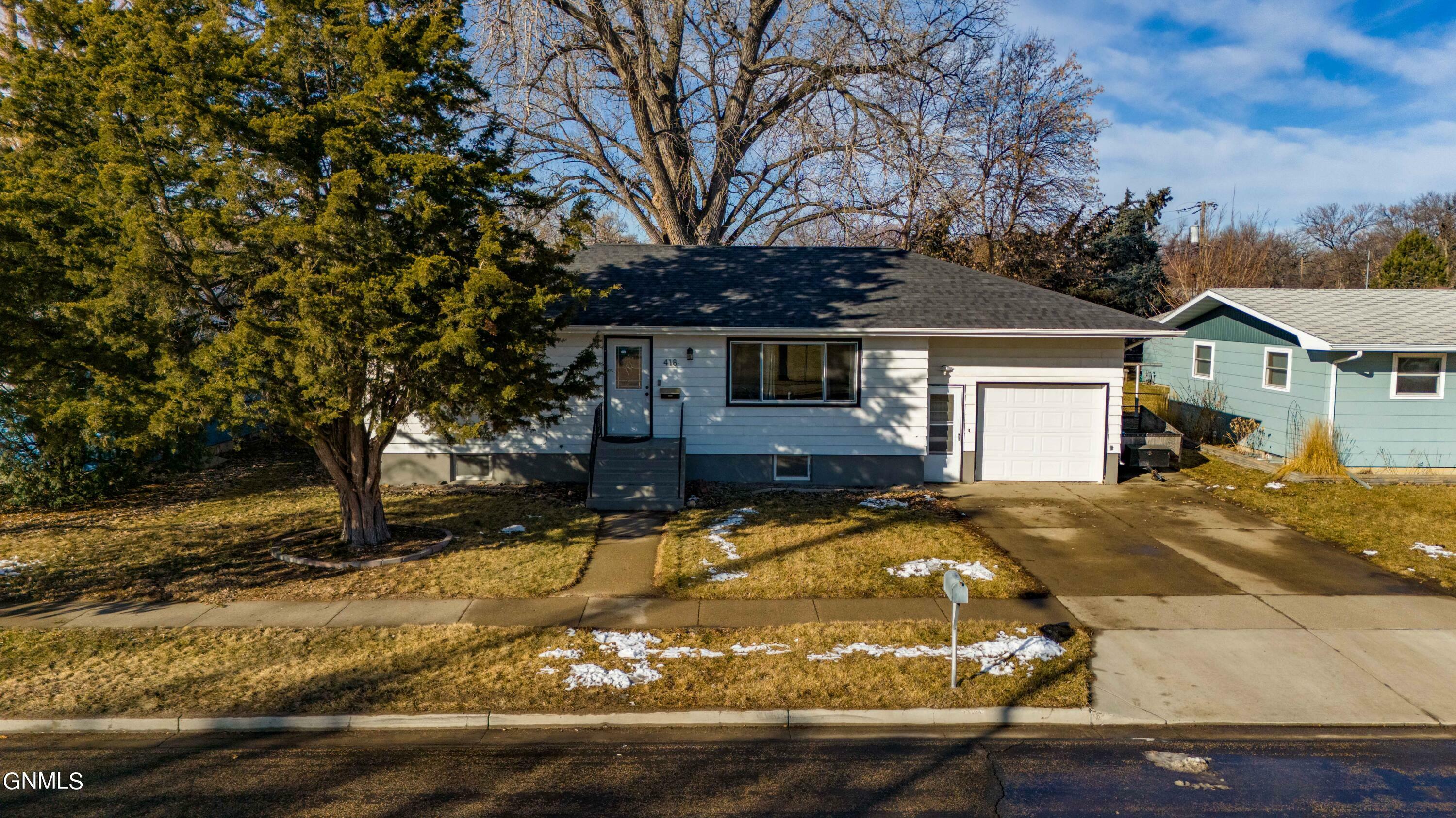 418 Garden Drive  Bismarck ND 58504 photo