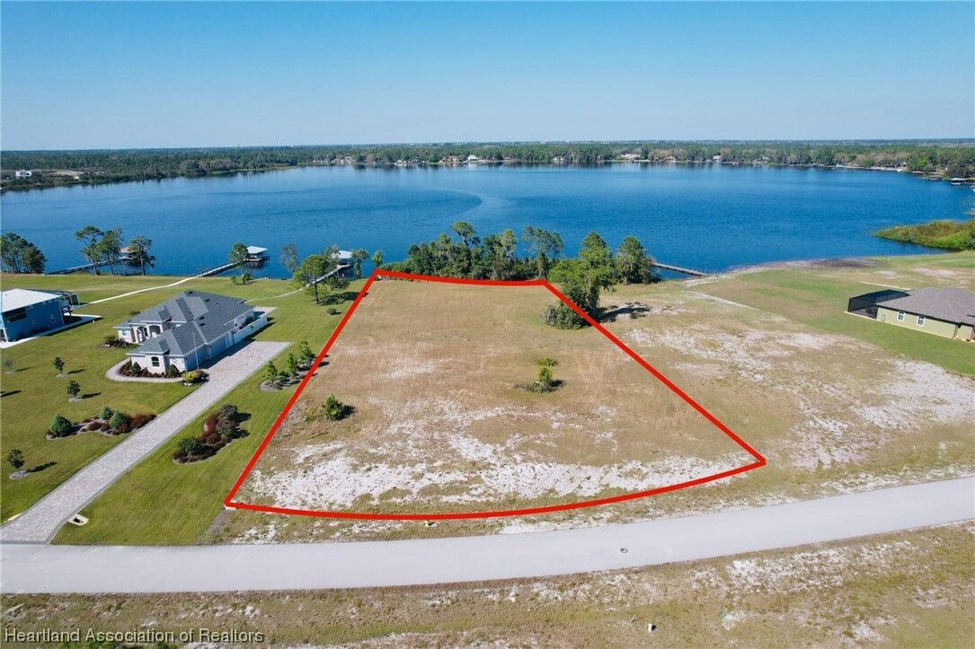 Property Photo: 4012 Camp Shore Drive FL 33875