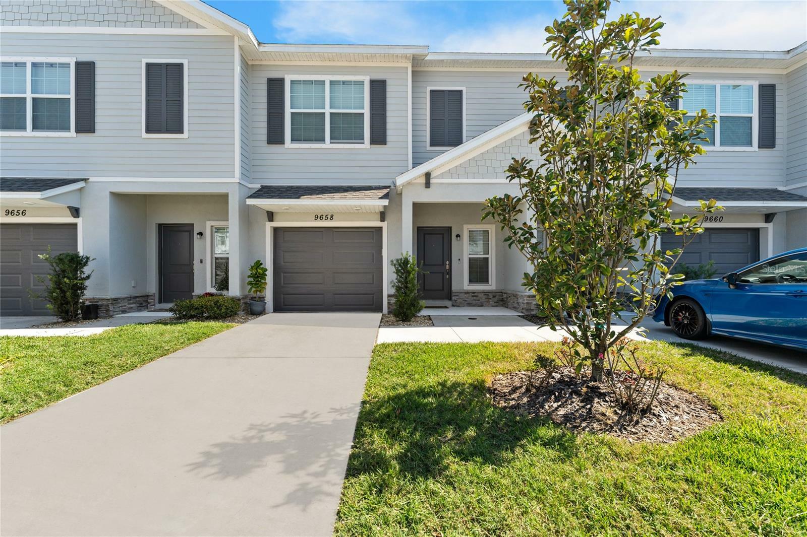 Property Photo: 9658 Sweetwell Place FL 33569