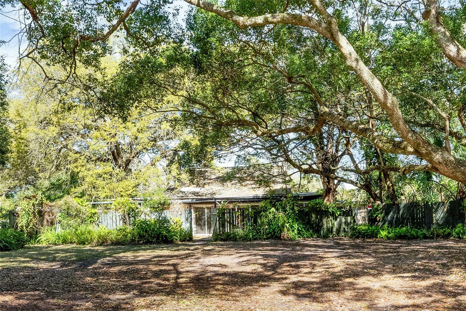 Property Photo:  2313 Loch Lomond Drive  FL 32792 