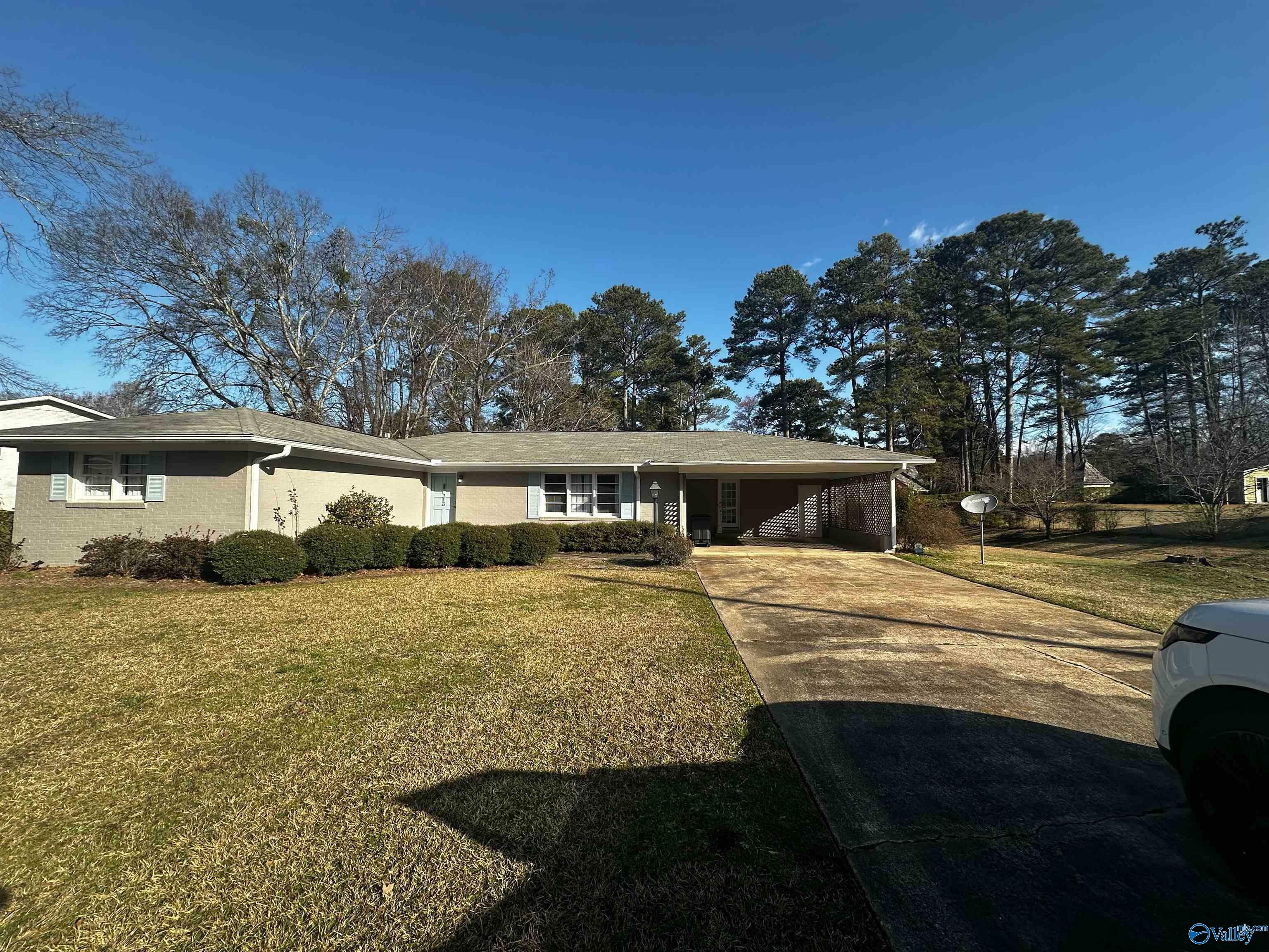 Property Photo:  213 Wildhaven Circle  AL 35901 