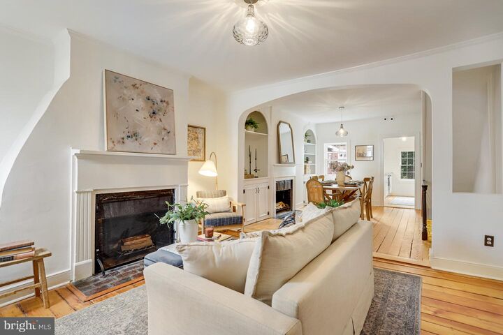 Property Photo: 120 Wolfe Street VA 22314