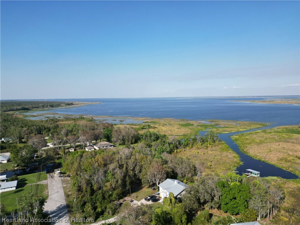 Property Photo:  613 Lakesedge Drive  FL 33852 