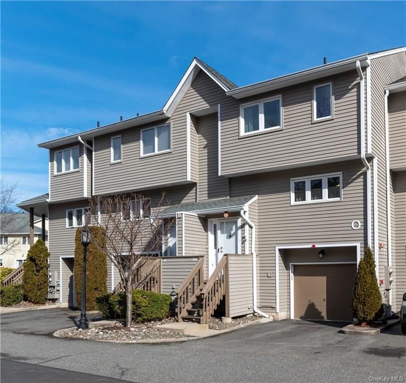 Property Photo:  100 Village Green  NY 10954 