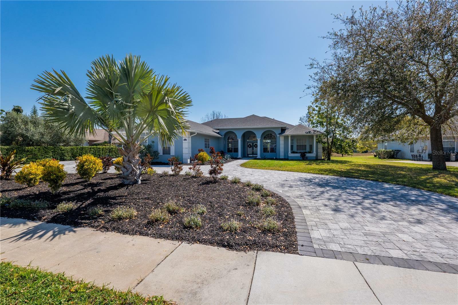 Property Photo:  8040 Courtleigh Drive  FL 32835 