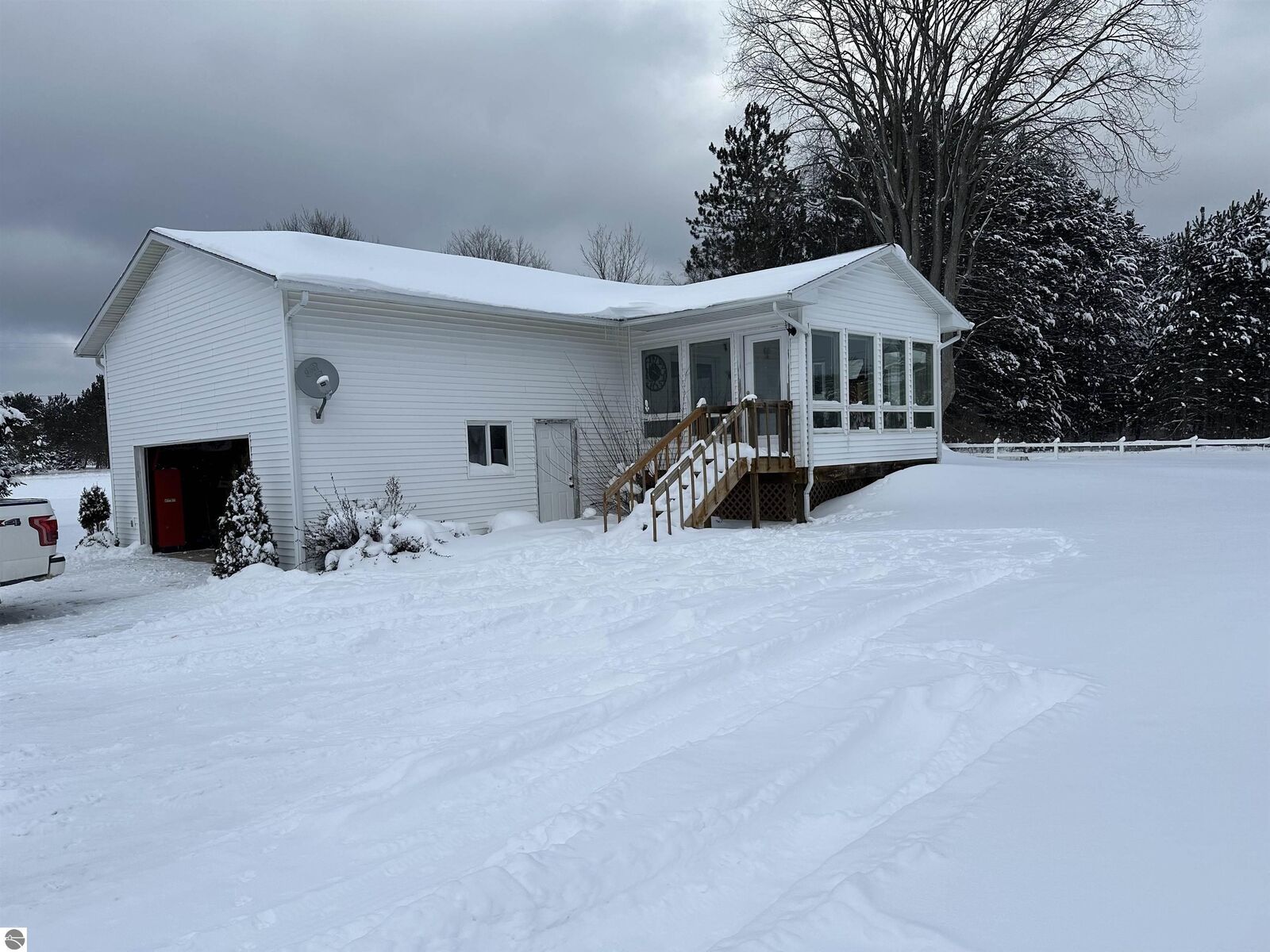 Property Photo:  5720 E 28 Road  MI 49601 