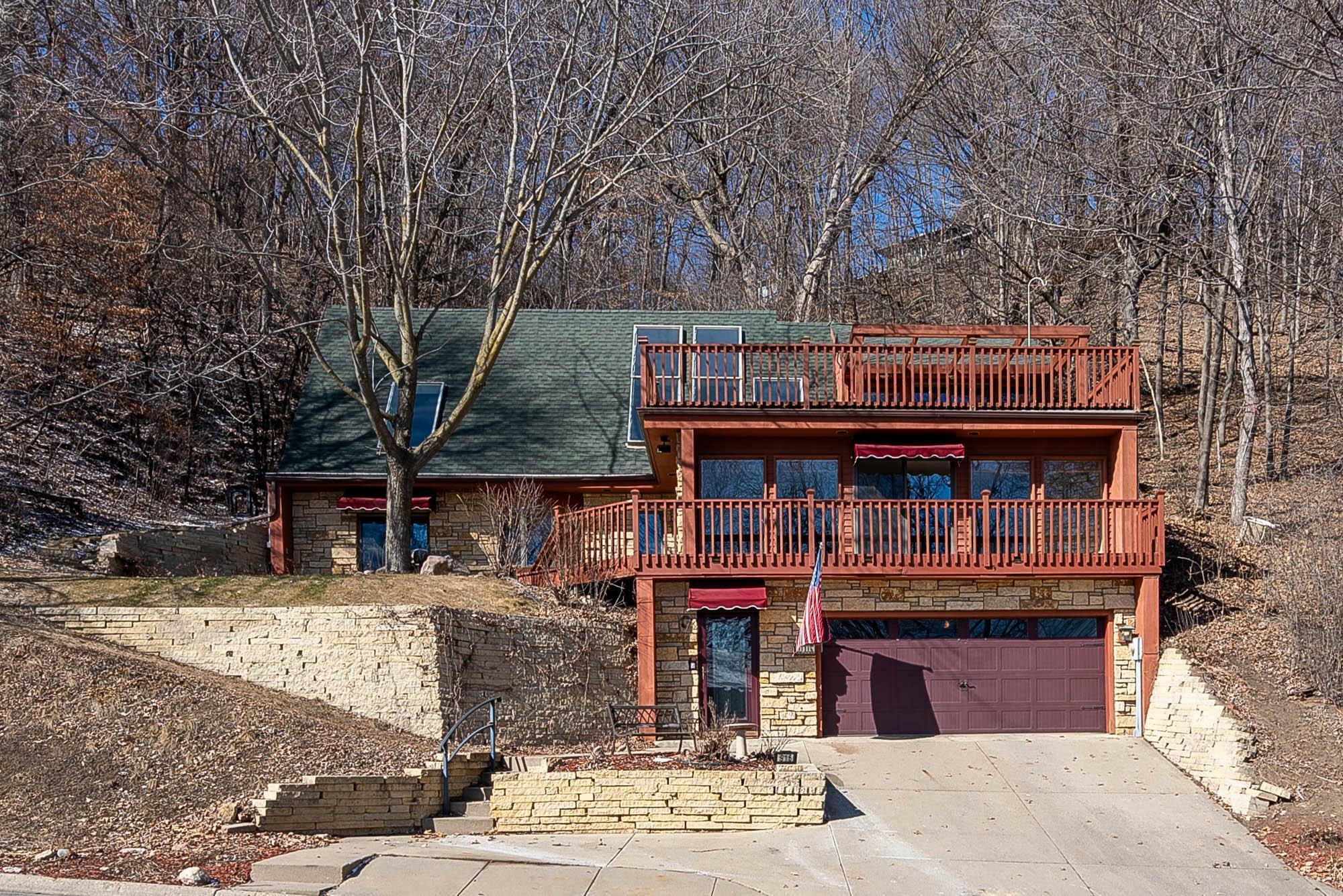 Property Photo:  916 Belvista Drive  MN 56003 