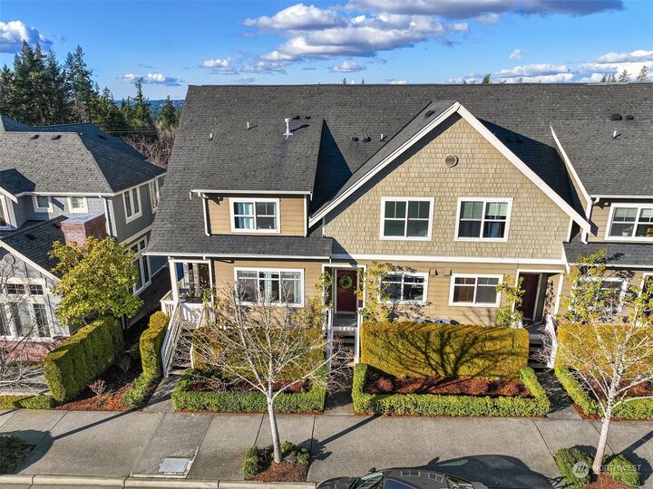 Property Photo:  2320 NE Park Drive  WA 98029 