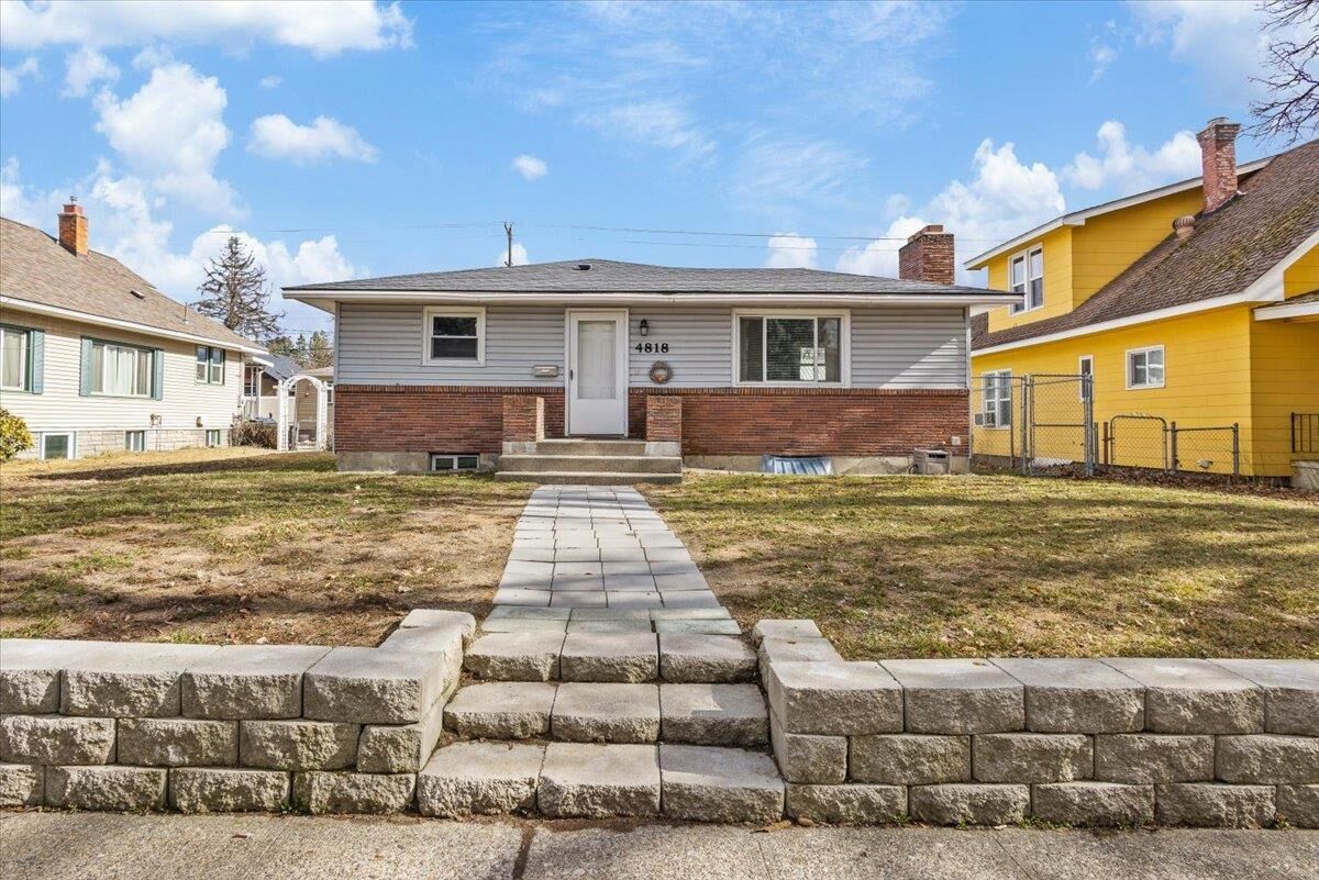 Property Photo:  4818 N Lincoln St  WA 99205 