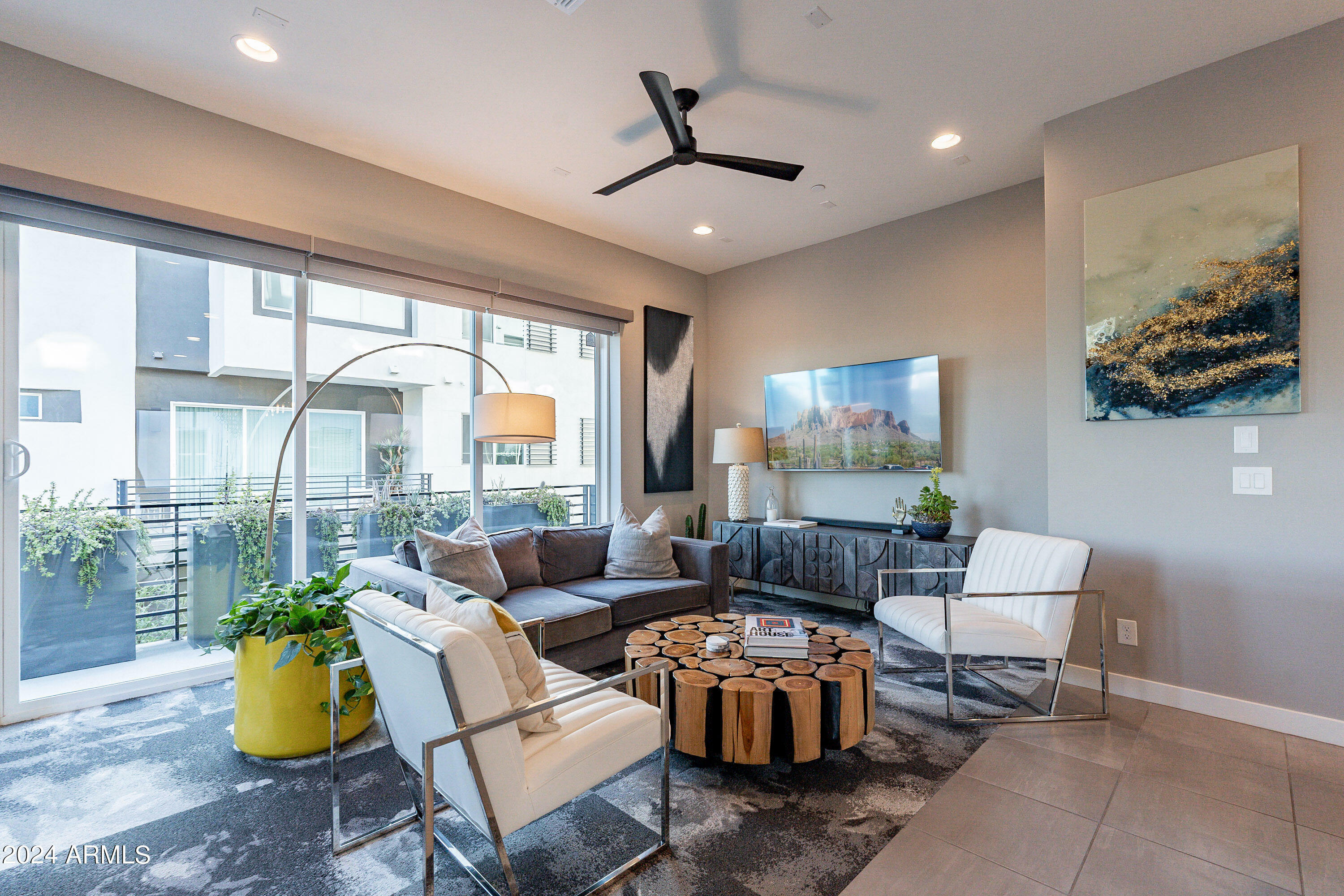Property Photo: 1717 E Morten Avenue 55 AZ 85020