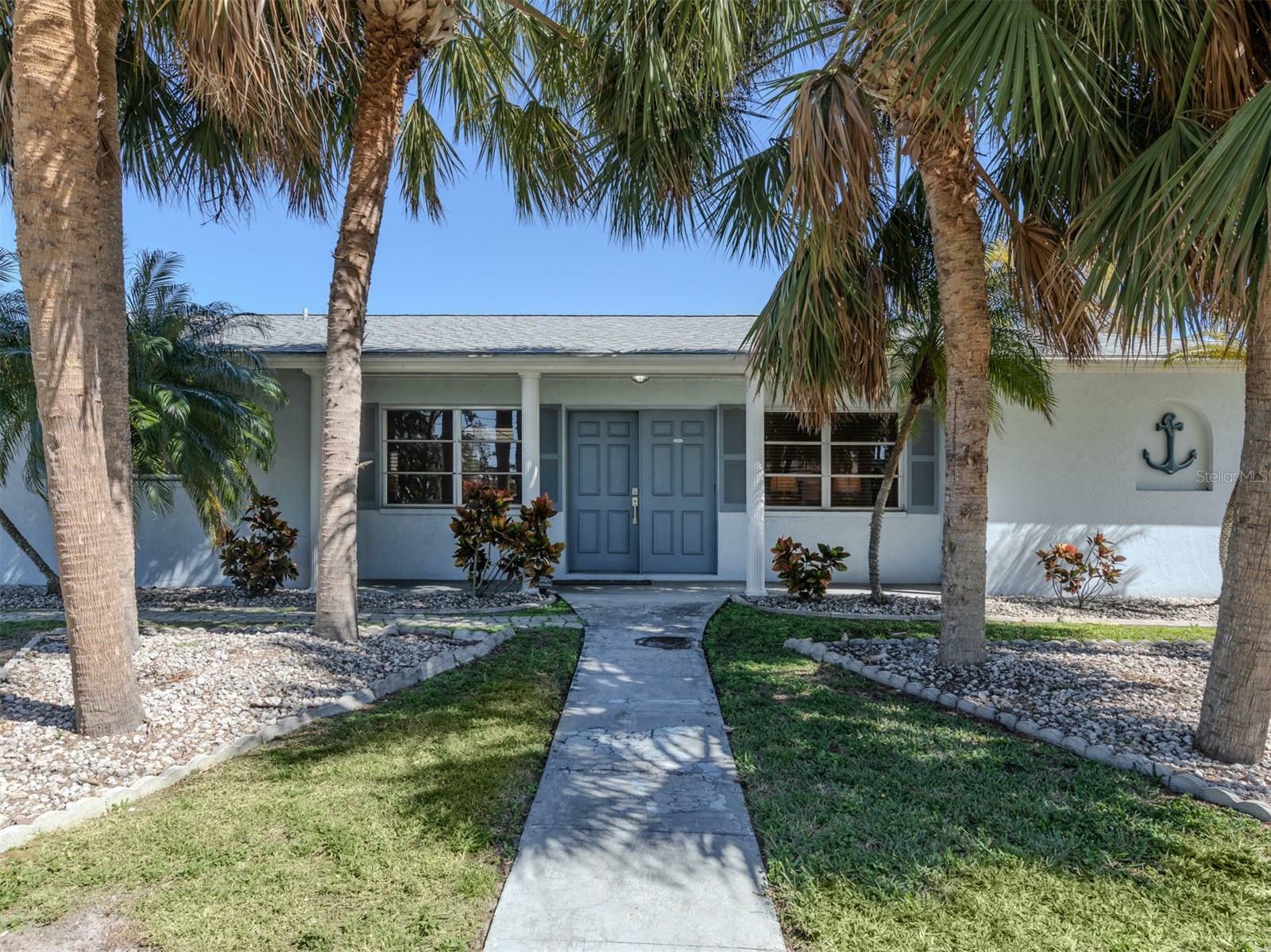 Property Photo: 5355 Kent Road FL 34293