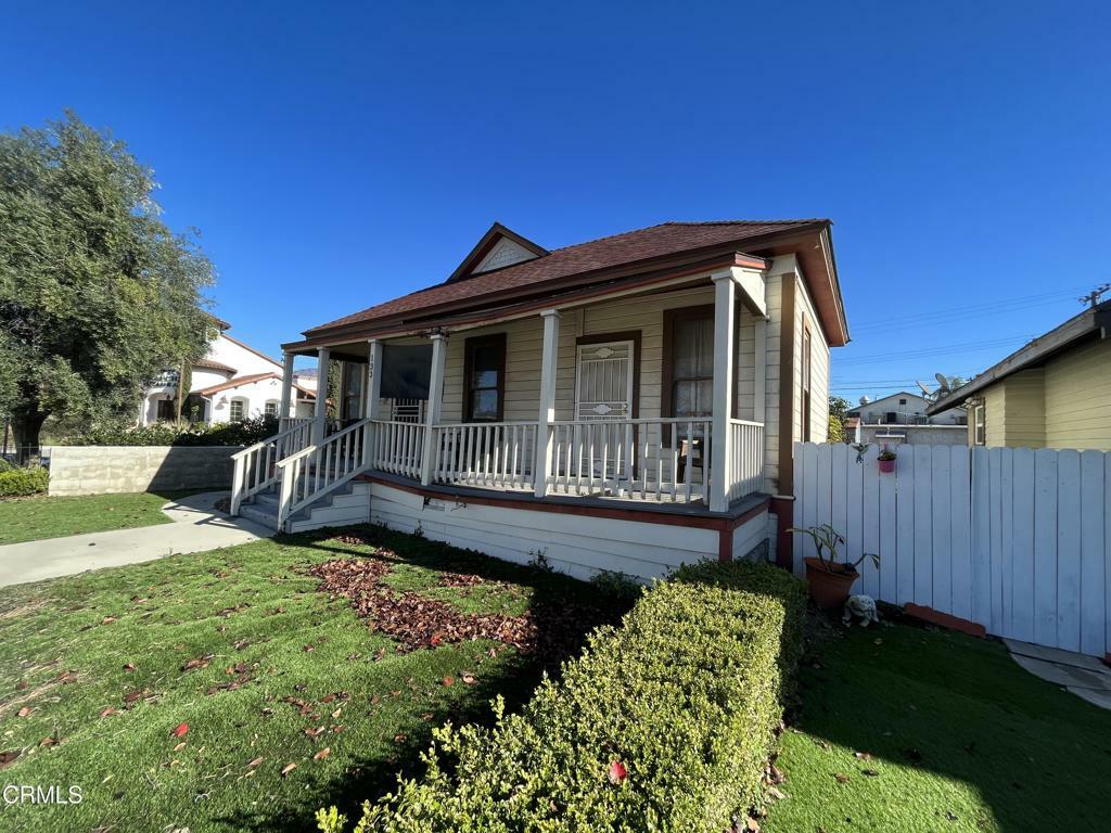 Property Photo:  133 S 10th Street  CA 93060 