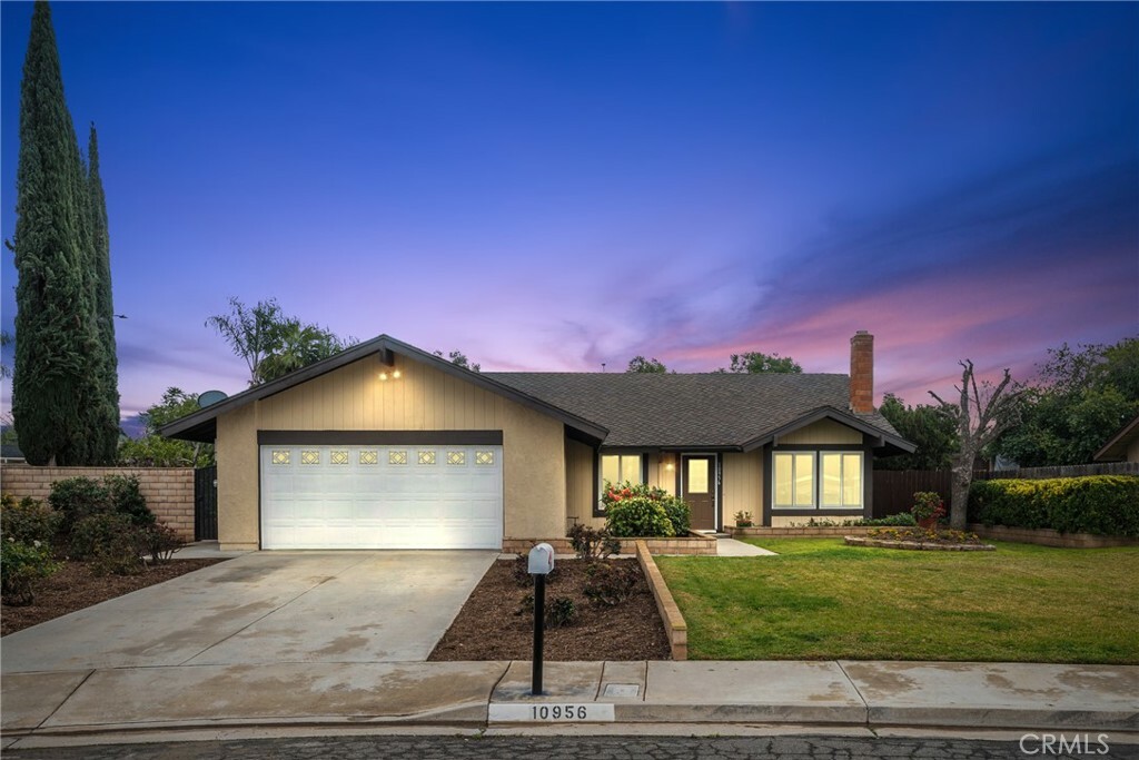 Property Photo:  10956 Stonehenge Place  CA 92503 