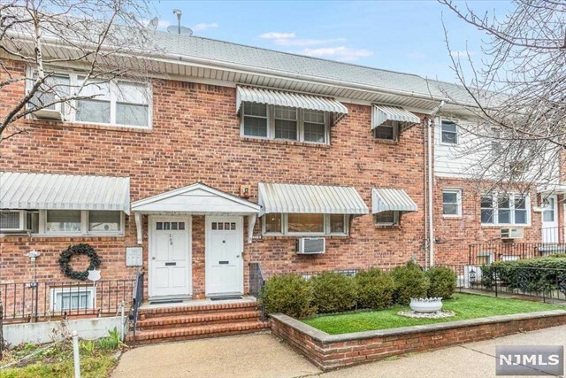 210 Sussex Street 2  Harrison NJ 07029 photo