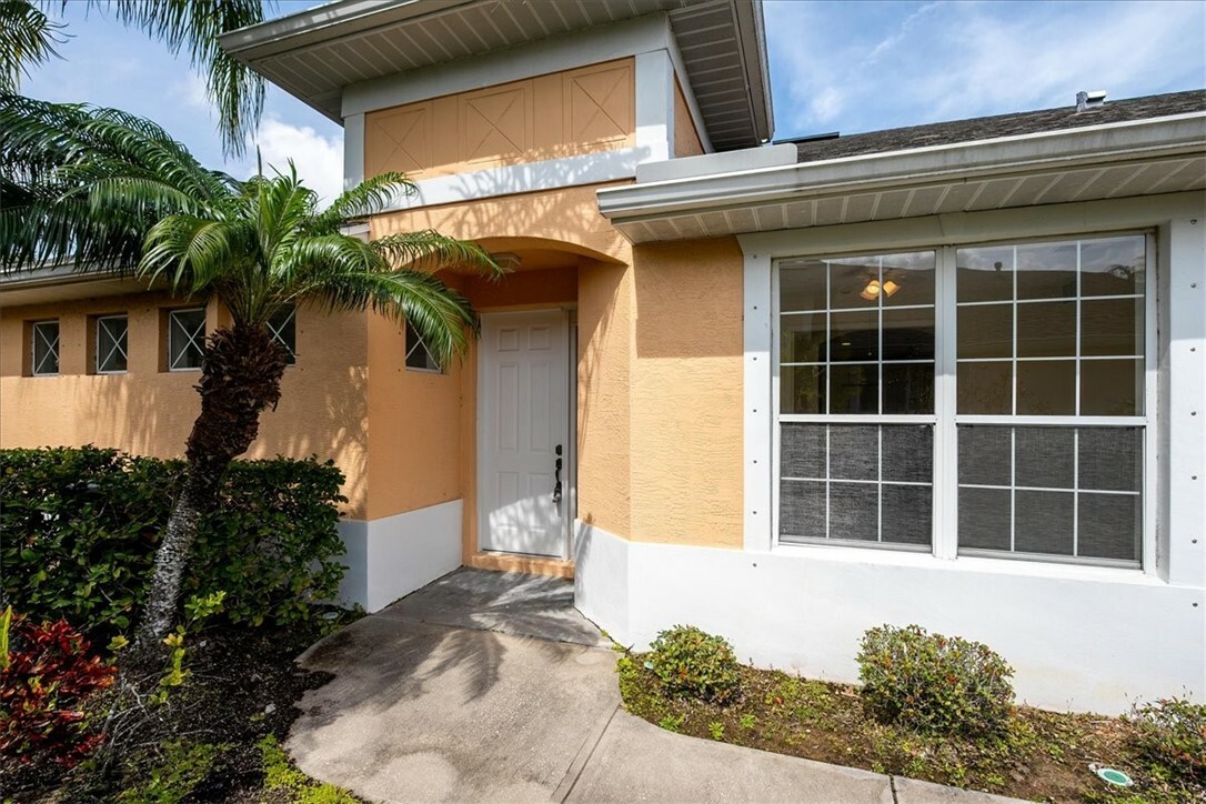 Property Photo:  395 W Tangerine Square SW  FL 32968 