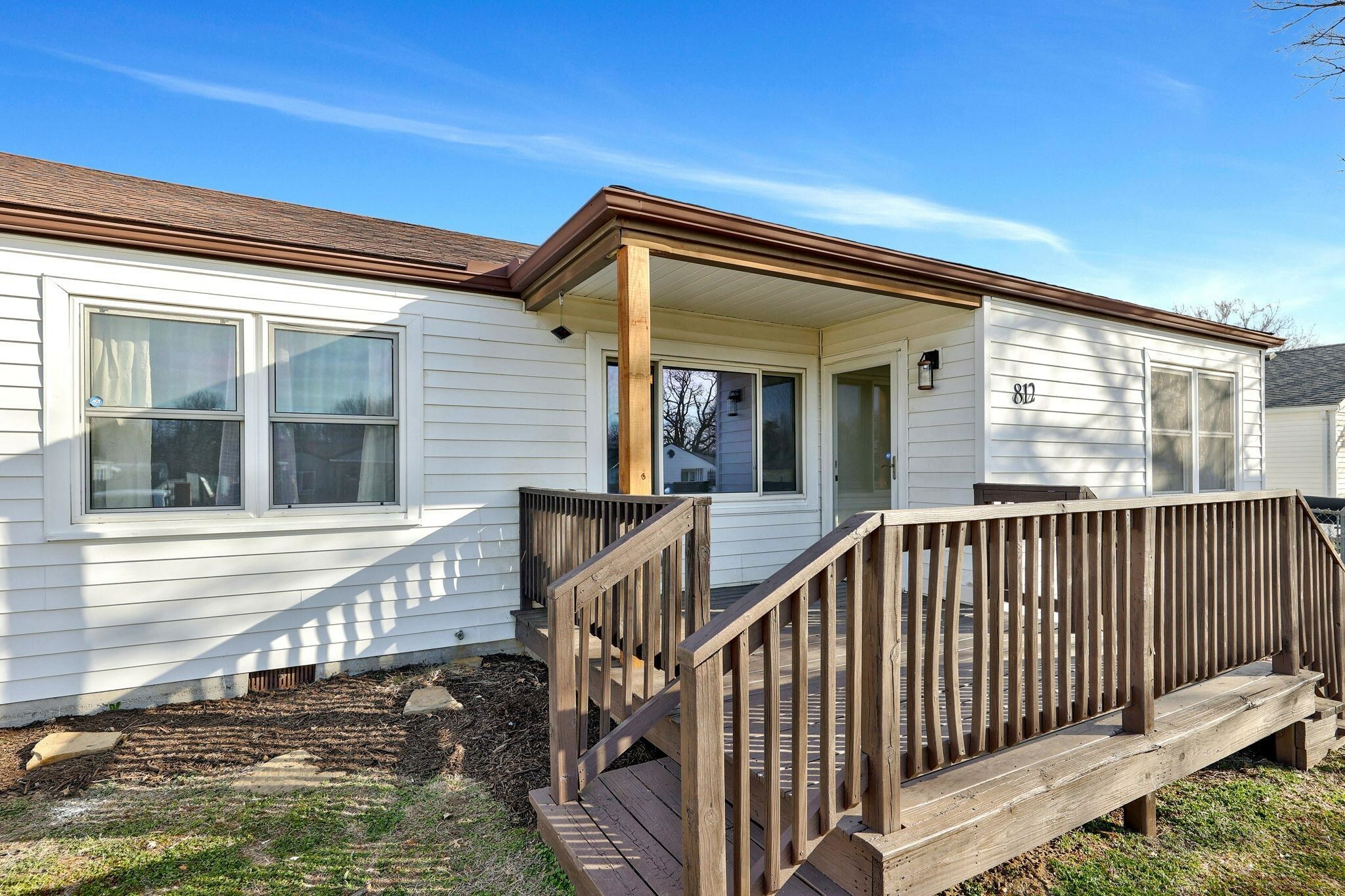 Property Photo:  812 W 30th St S  KS 67217 