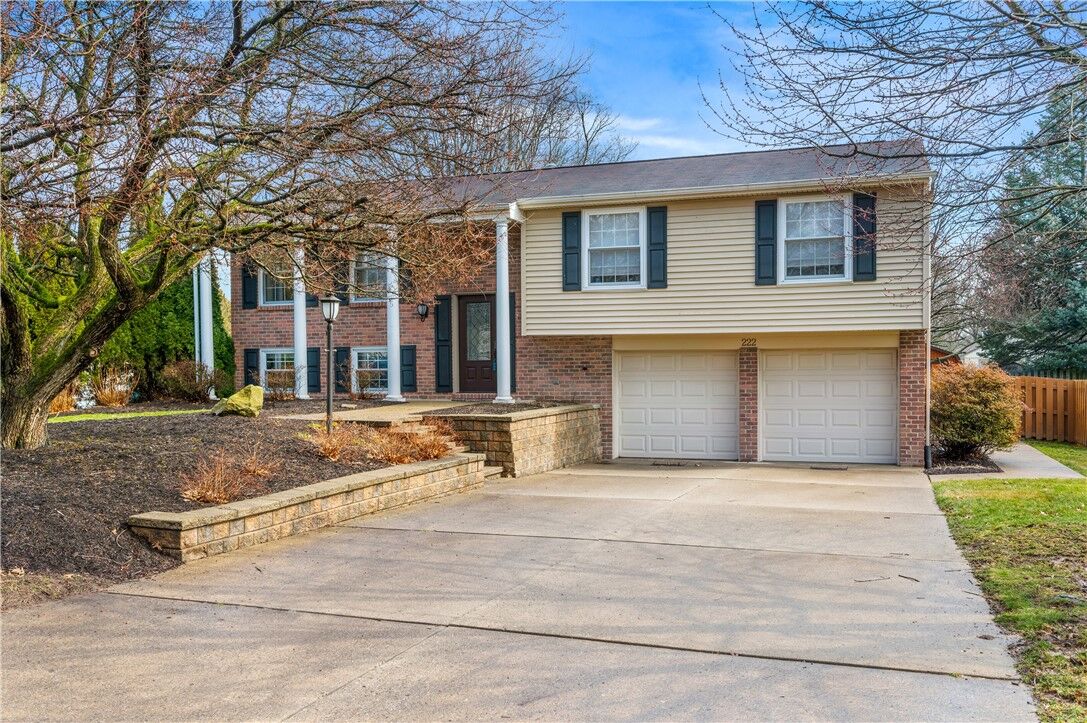 Property Photo:  222 Pintail Rd  PA 15044 