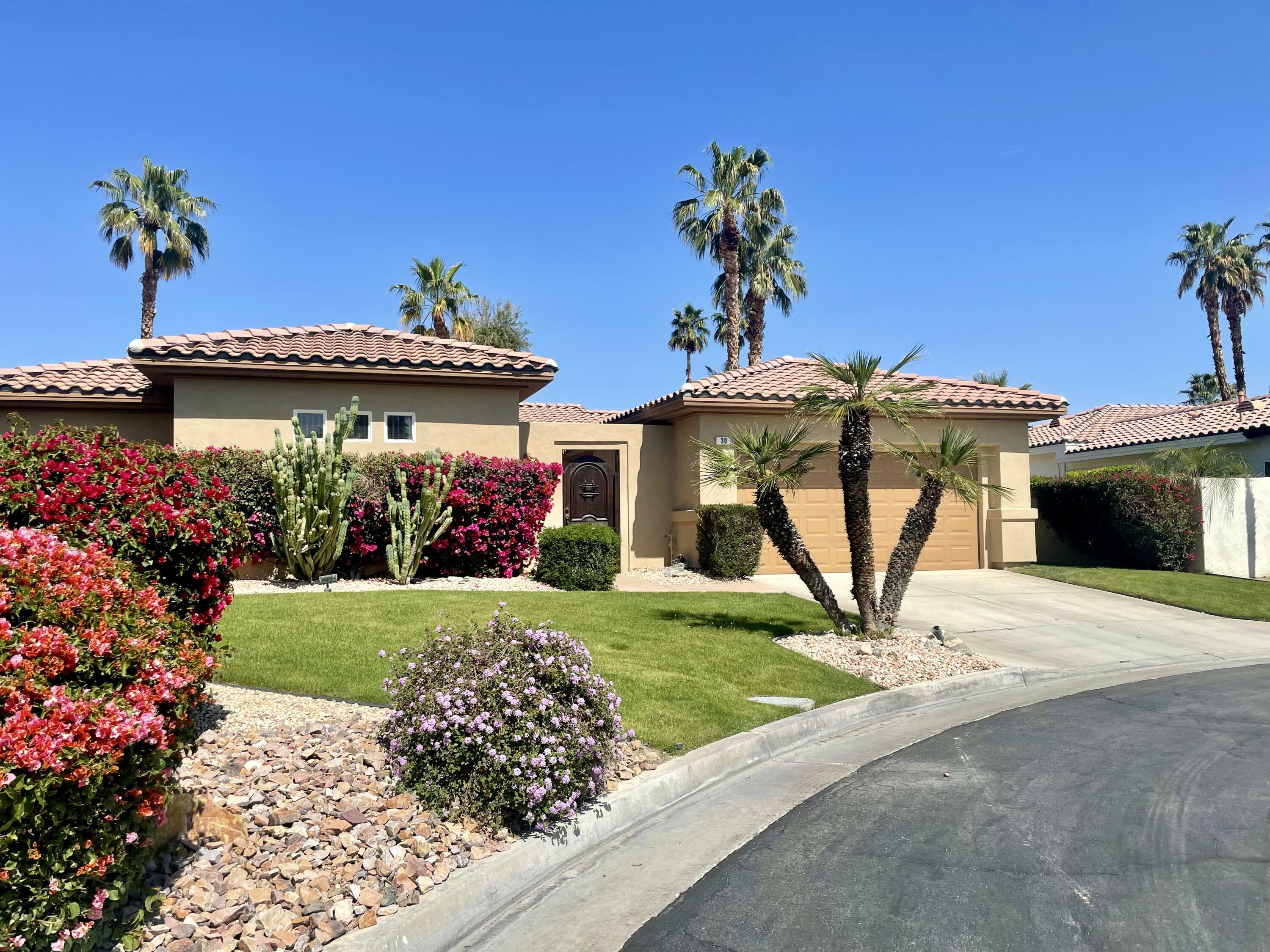 Property Photo: 30 Via Cielo Azul CA 92260