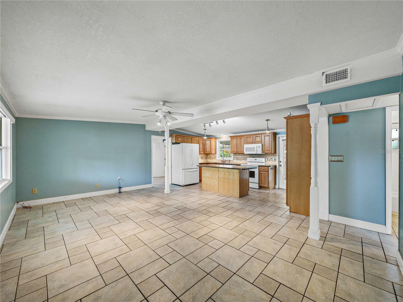 Property Photo:  4104 W Olive Street  FL 33616 