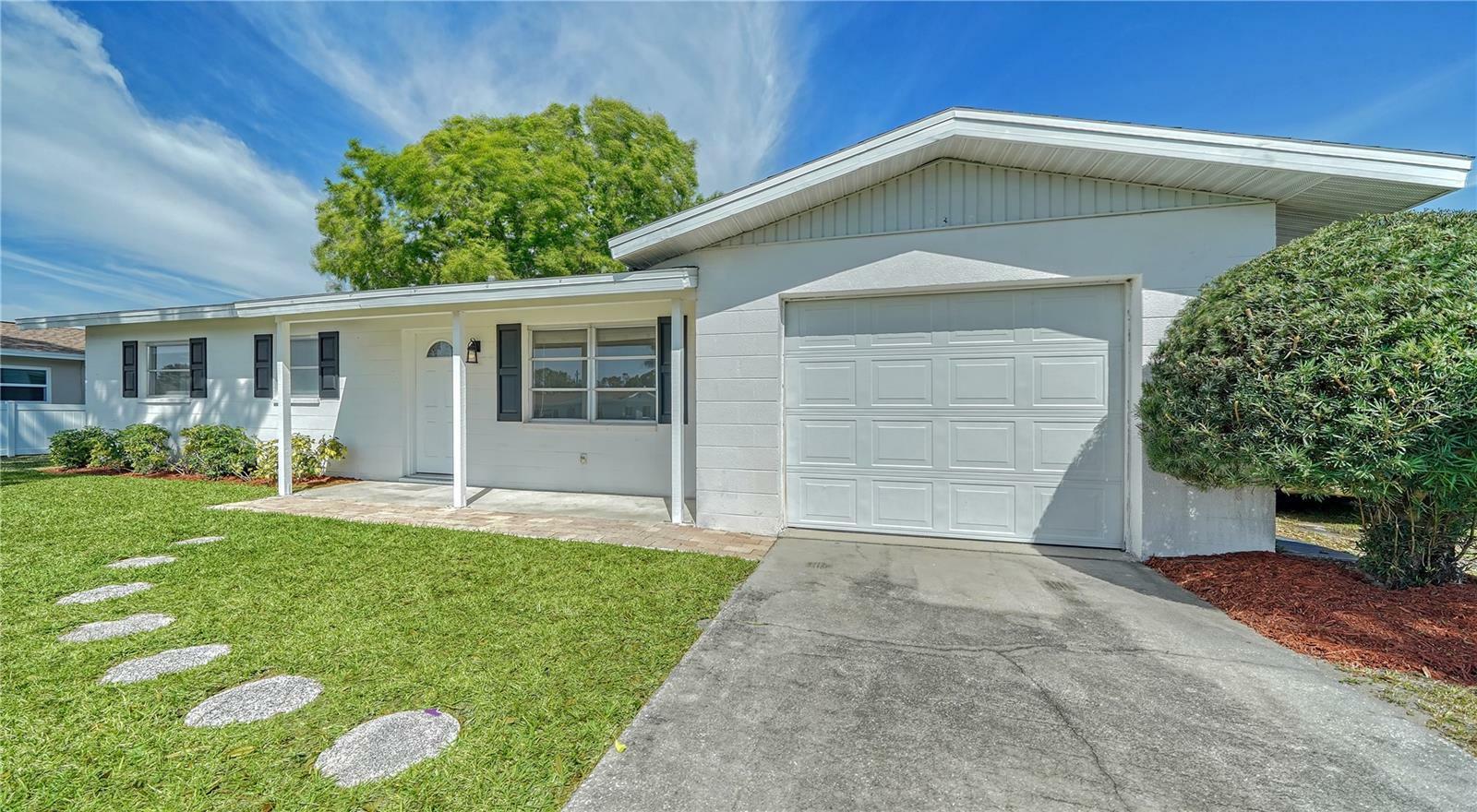 Property Photo:  1320 Cypress Avenue  FL 34285 