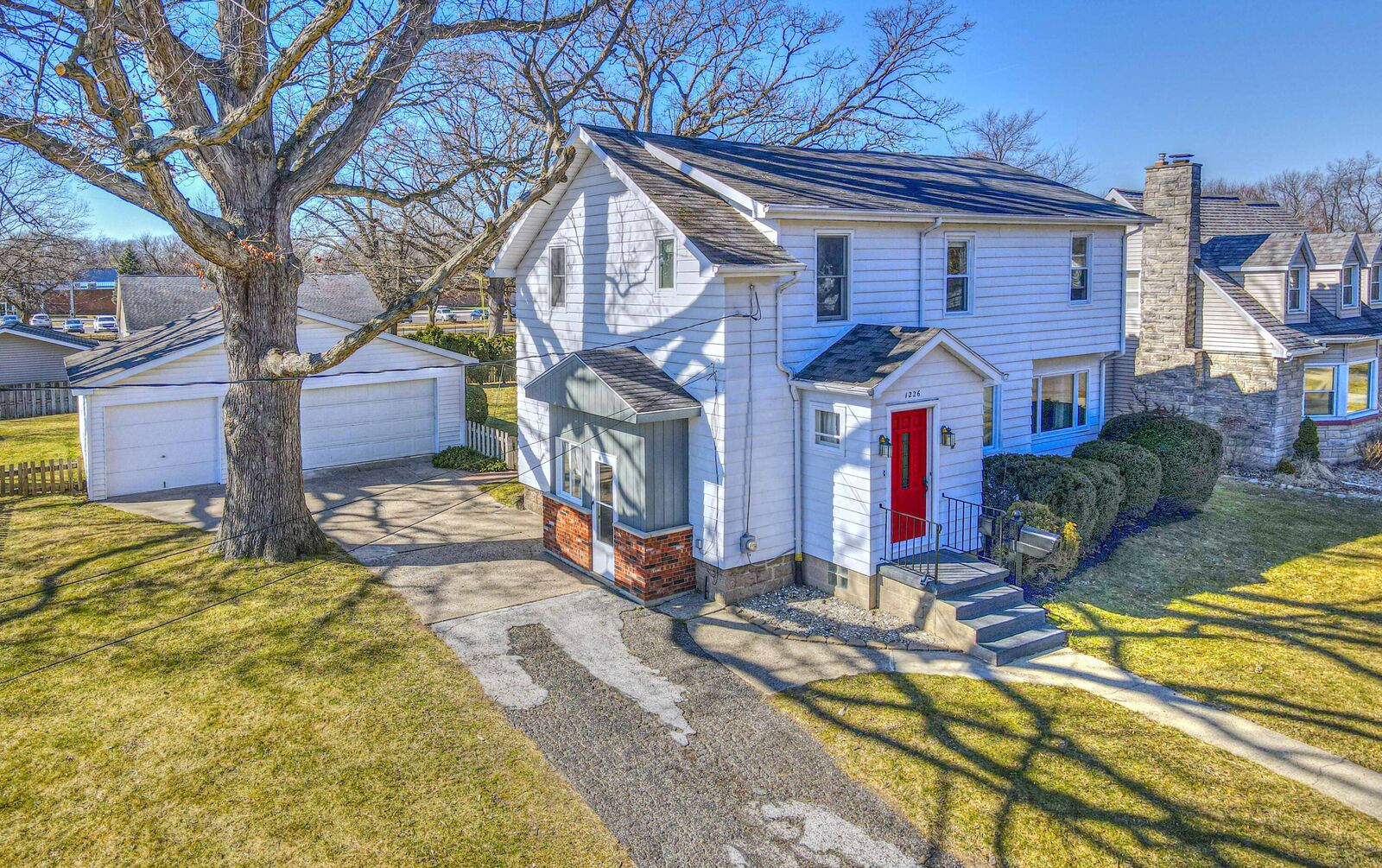 Property Photo:  1226 S Bowen Street  MI 49203 