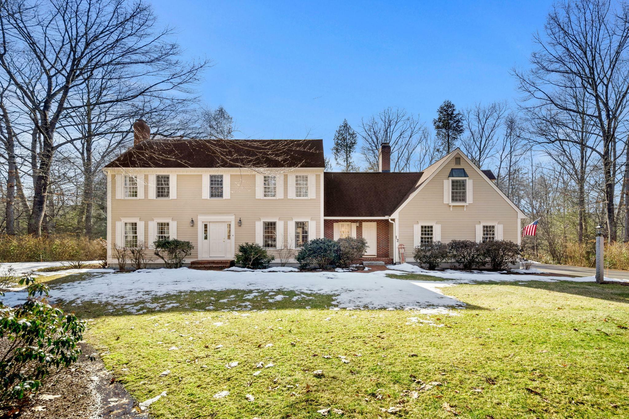 Property Photo:  12 Boxwood Road  NH 03110 