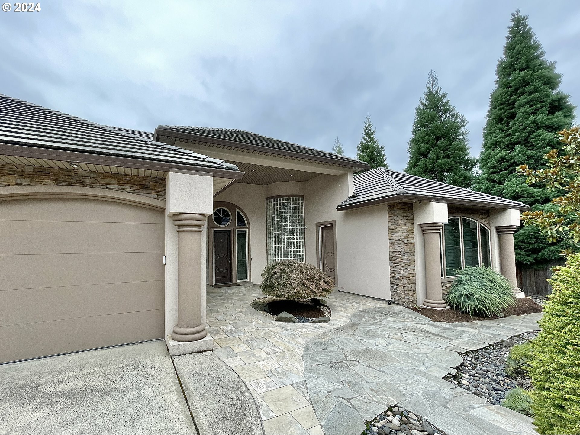 Property Photo:  6019 SE Riverside Dr  WA 98661 