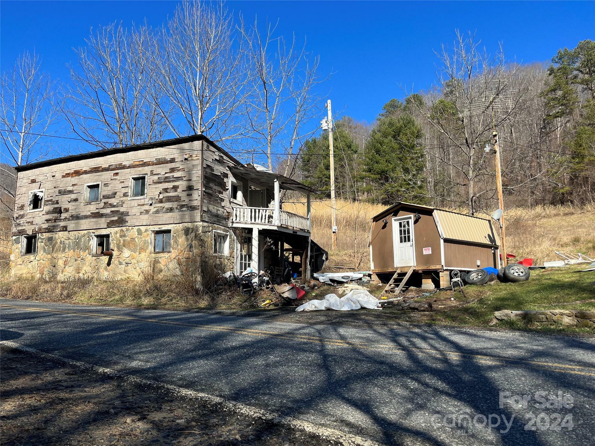 Property Photo:  1010 Fisher Branch Road  NC 28753 