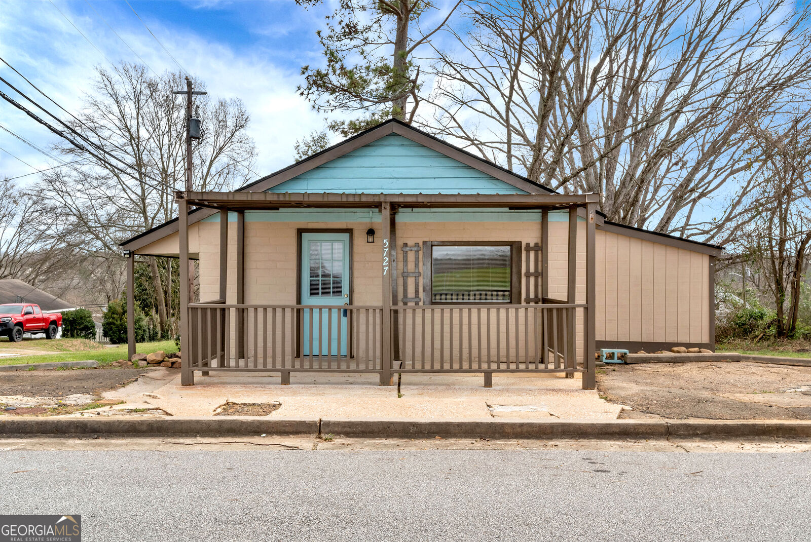 Property Photo: 5727 Mitchell Street GA 30542