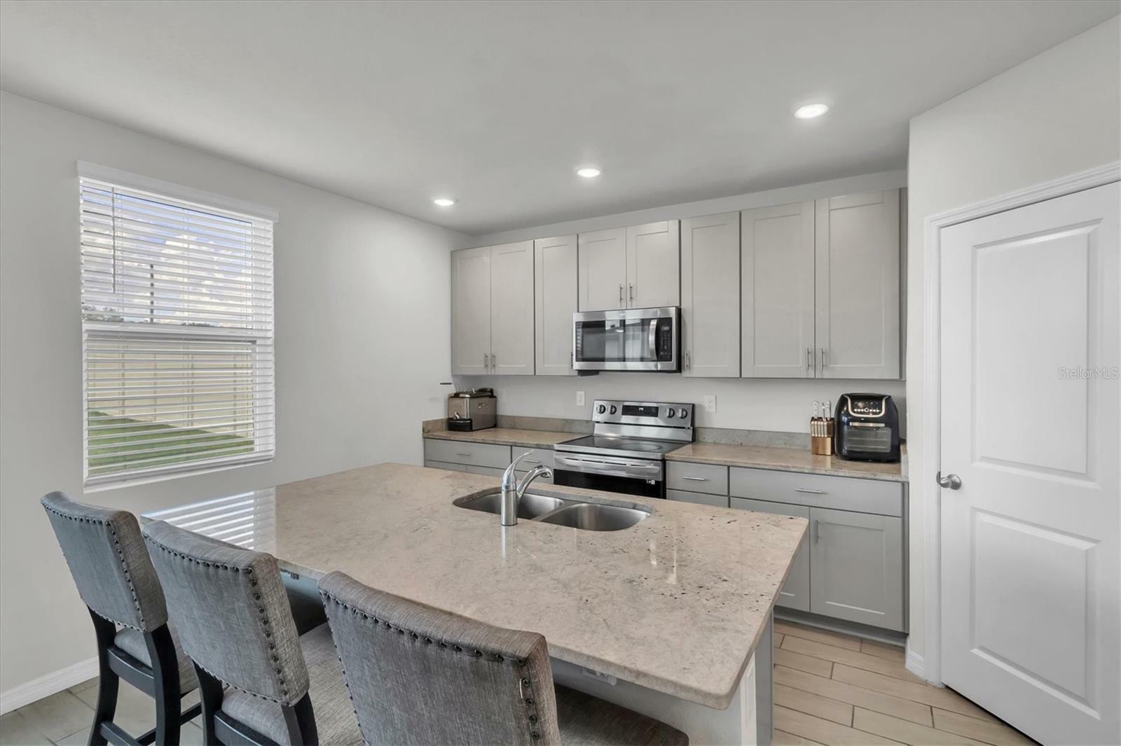 Property Photo: 38673 Finn Clover Lane FL 33540