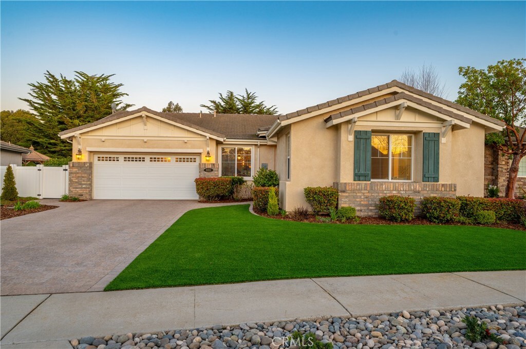 Property Photo:  855 Wigeon Way  CA 93420 