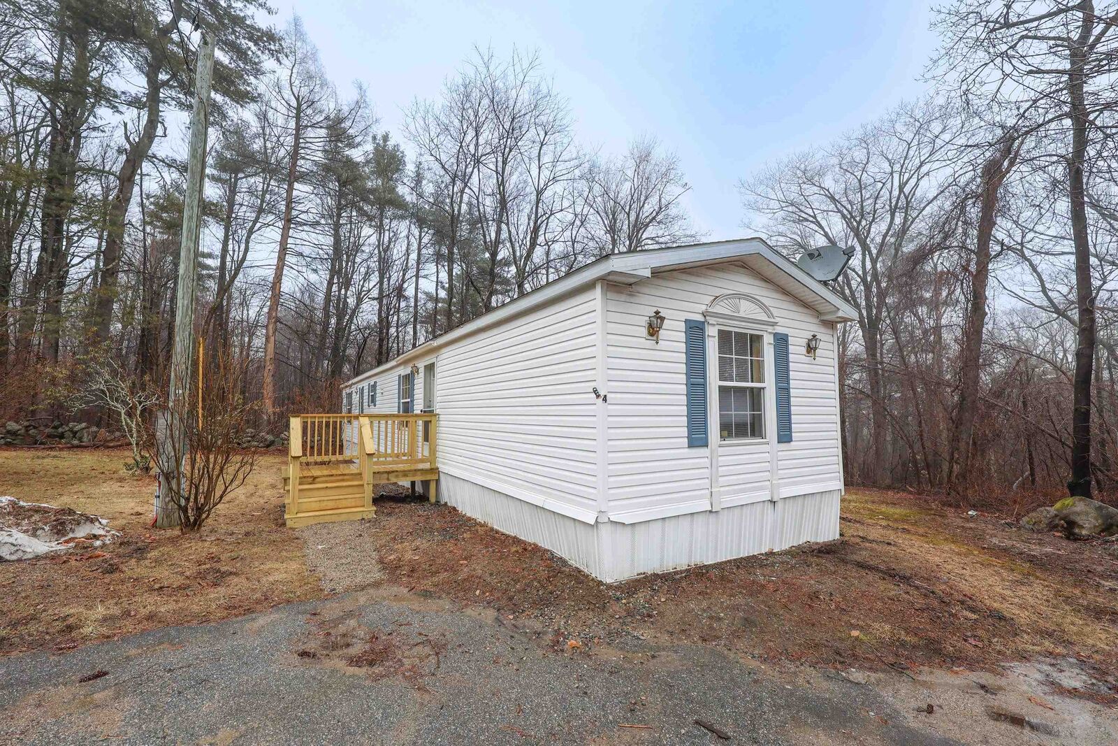 Property Photo: 90 Merriam Hill Road 4 NH 03048