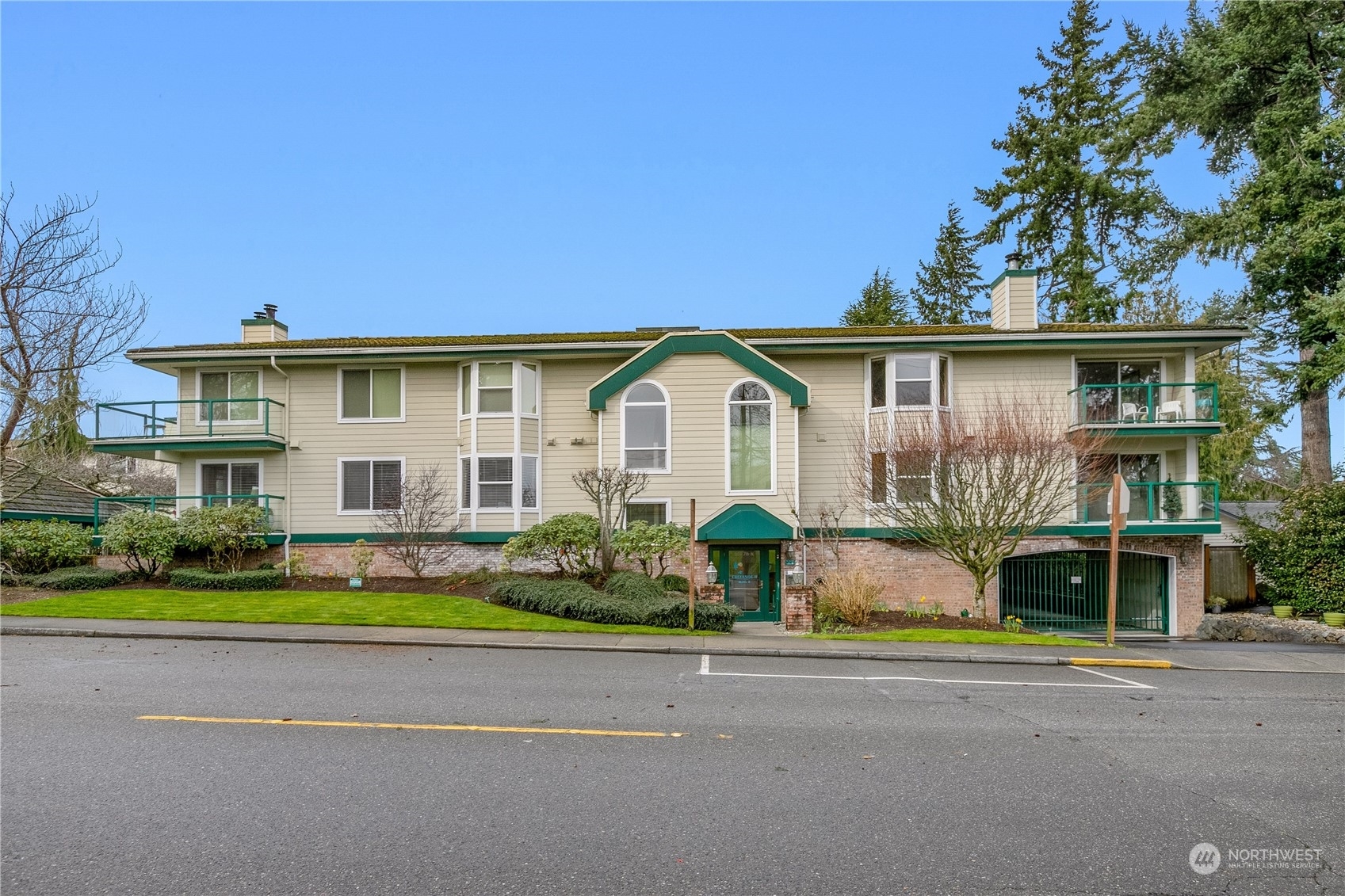 Property Photo:  609 7th Avenue N B302  WA 98020 