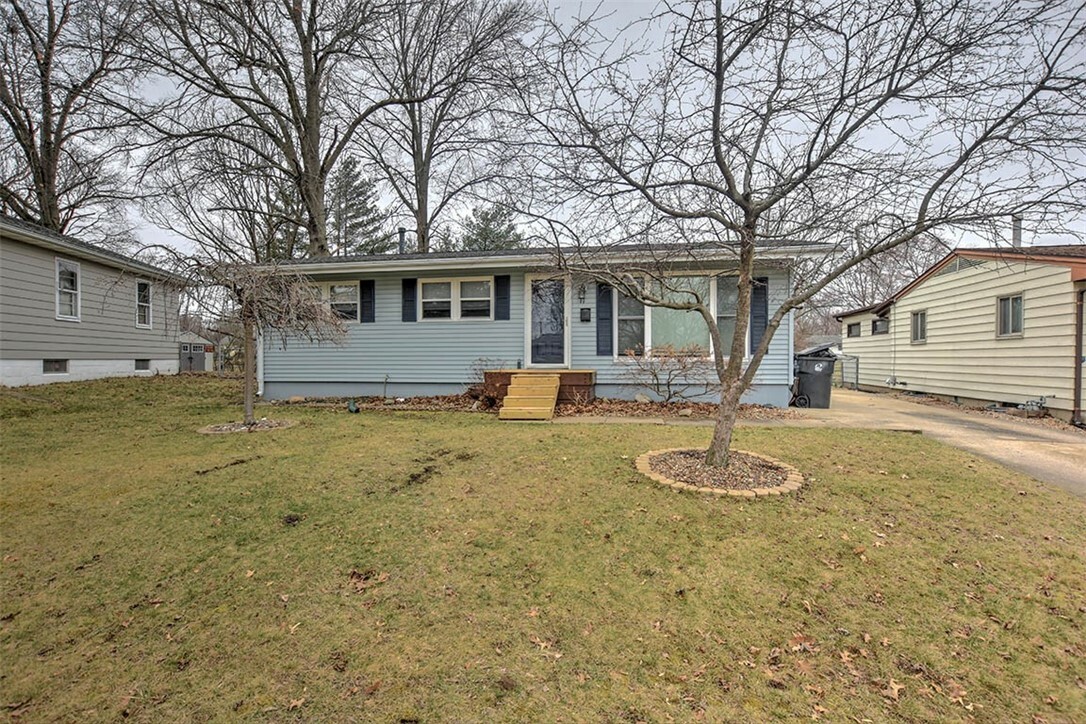 Property Photo:  11 Northland Drive  IL 62526 