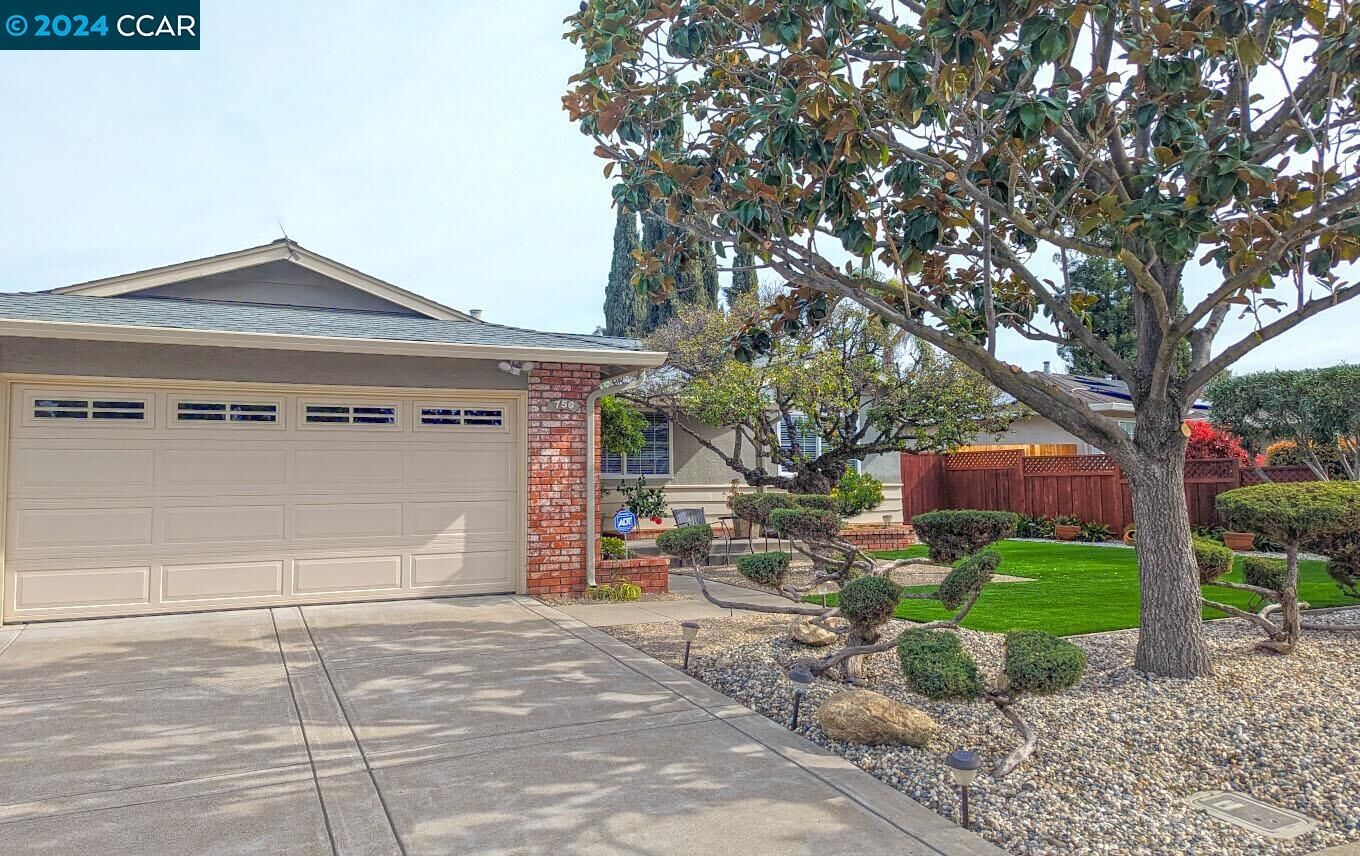 Property Photo: 756 Caliente Avenue CA 94550