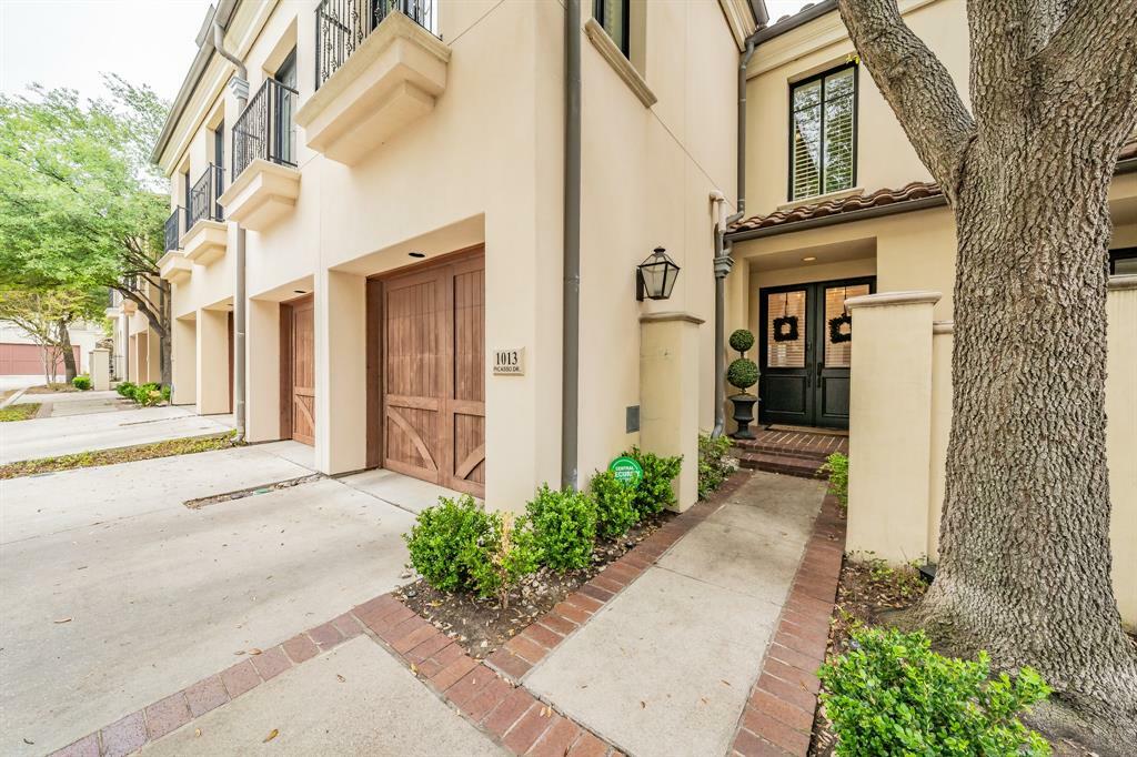 Property Photo:  1013 Picasso Drive  TX 76107 