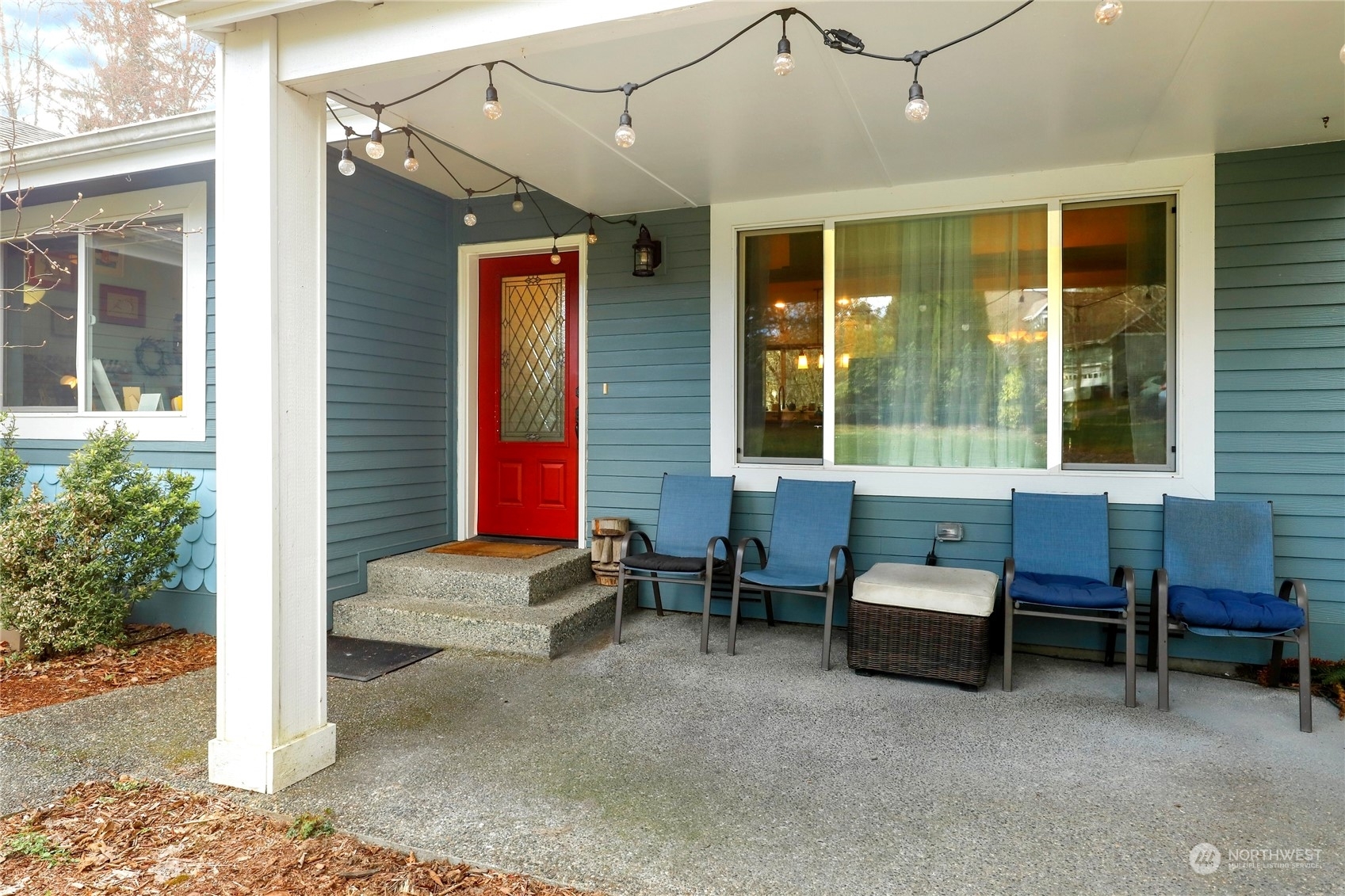 Property Photo: 2216 NE Thistle Court WA 98370