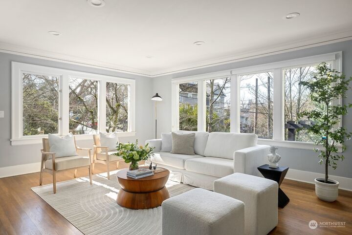 Property Photo: 1702 34th Avenue WA 98122